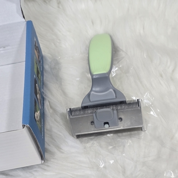 Pets, Dog-shedding-brush-for-grooming new - Picture 2 of 4